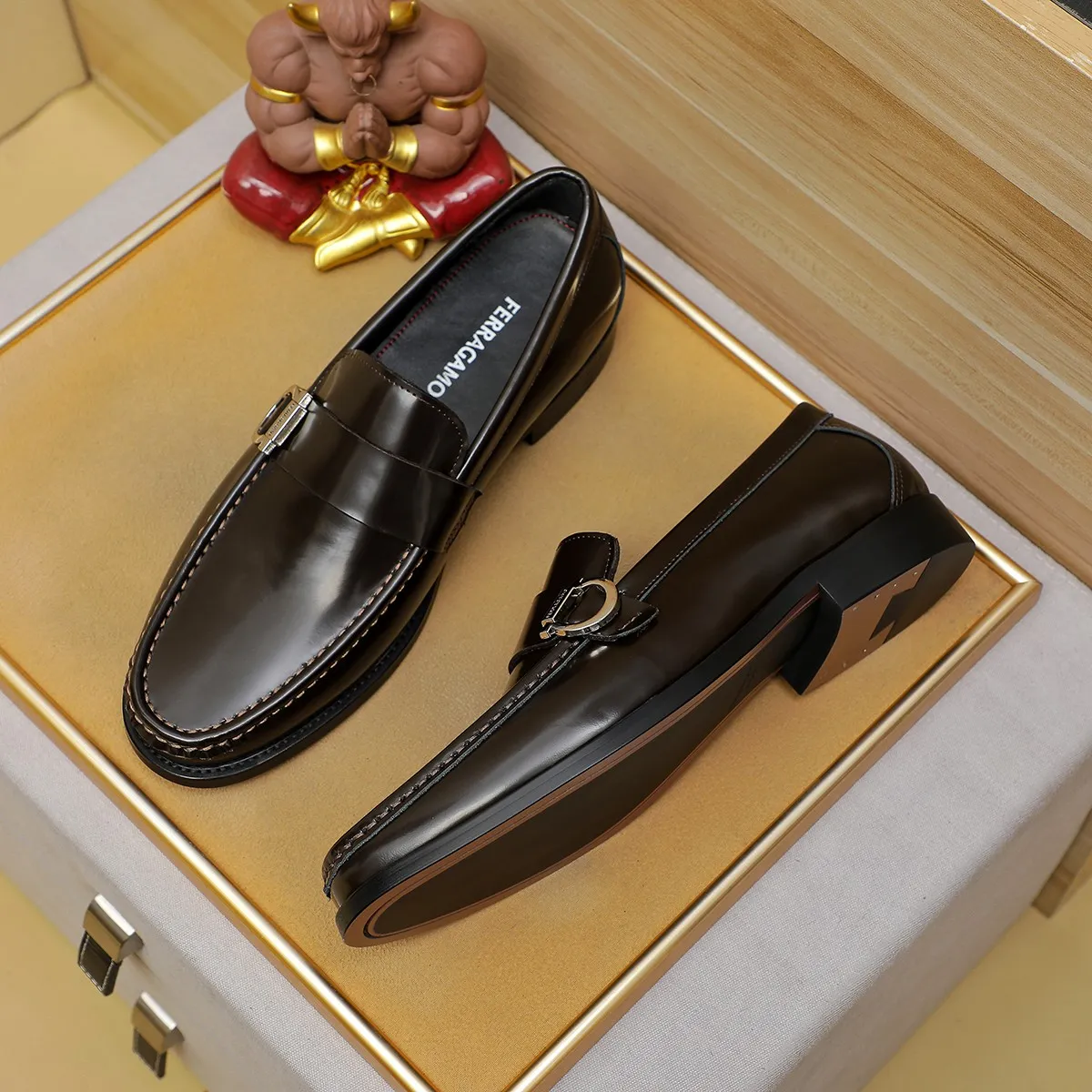 Men's shoes 250 Ferragamo [Ferragamo] top imported suit men's shoes 💯Original copy of the official website, product materials: selected imported embossed calfskin + luxury hardware buckle accessories ~ imported water-dyed cow 🐂 leather lining. Strong three-dimensional visual effect, original combination outsole, multiple colors available😘 Size: 39-44 (38.45.46. Customized)